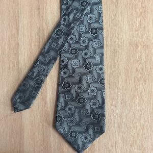 GIANNI VERSACE 100% silk tie silver grey Medusa geometric print Made in Italy